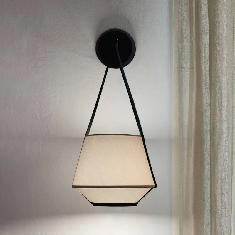 Carrie XS wandlamp, zandkleur van Forestier in Zandkleurig – productfoto