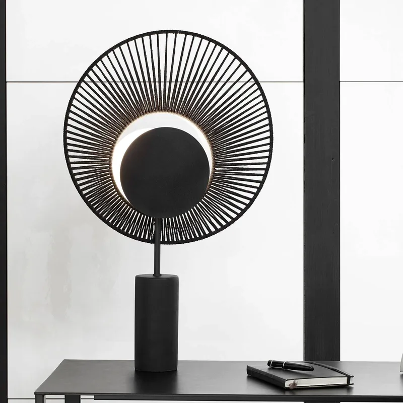 Oyster design-tafellamp van Forestier in Zwart – productfoto