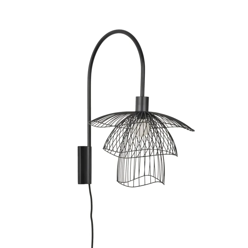 Papillon XS wandlamp, zwart, metaal, E14 von Forestier – Produktfoto
