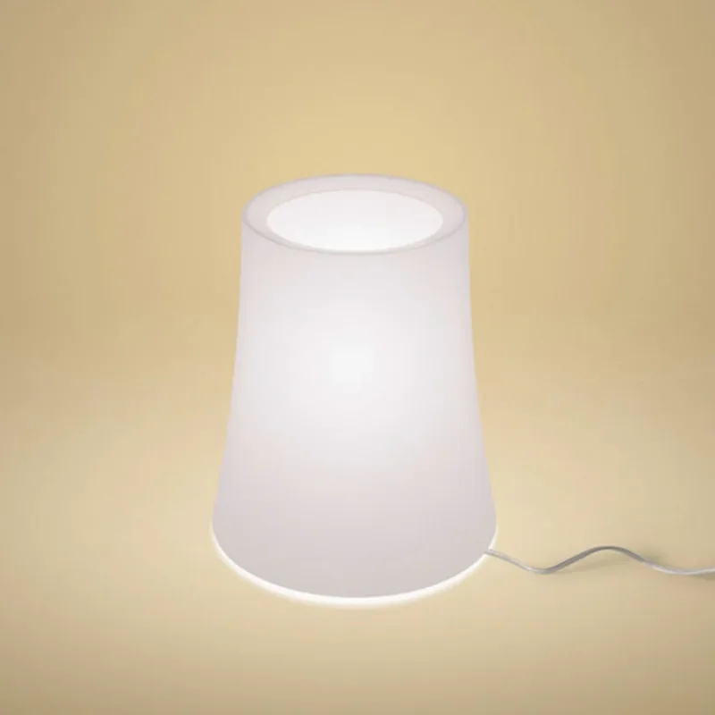 Birdie Zero Grande tafellamp White - Foscarini - Woonkamer - Designer - Kunststof - 1 lamp von Foscarini – Produktfoto