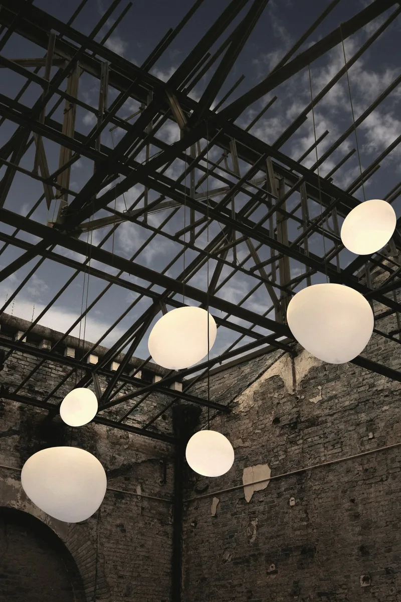 Gregg Buiten Hanglamp Medium Wit - Foscarini - Terras - Kunststof von Foscarini – Produktfoto