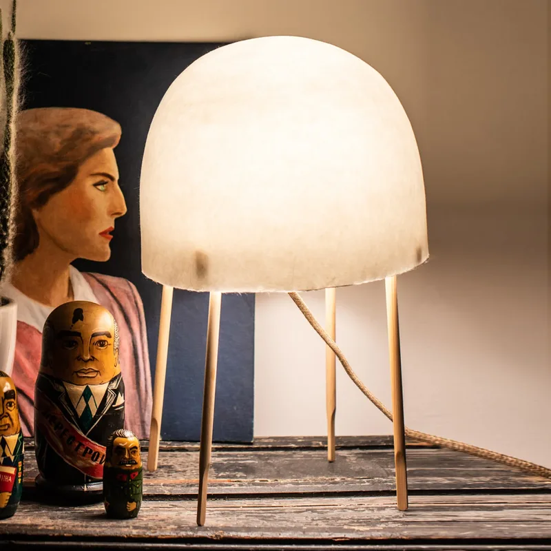 Kurage Tafellamp - Foscarini - Woonkamer - Designer - Hout - Met lampenkap von Foscarini – Produktfoto