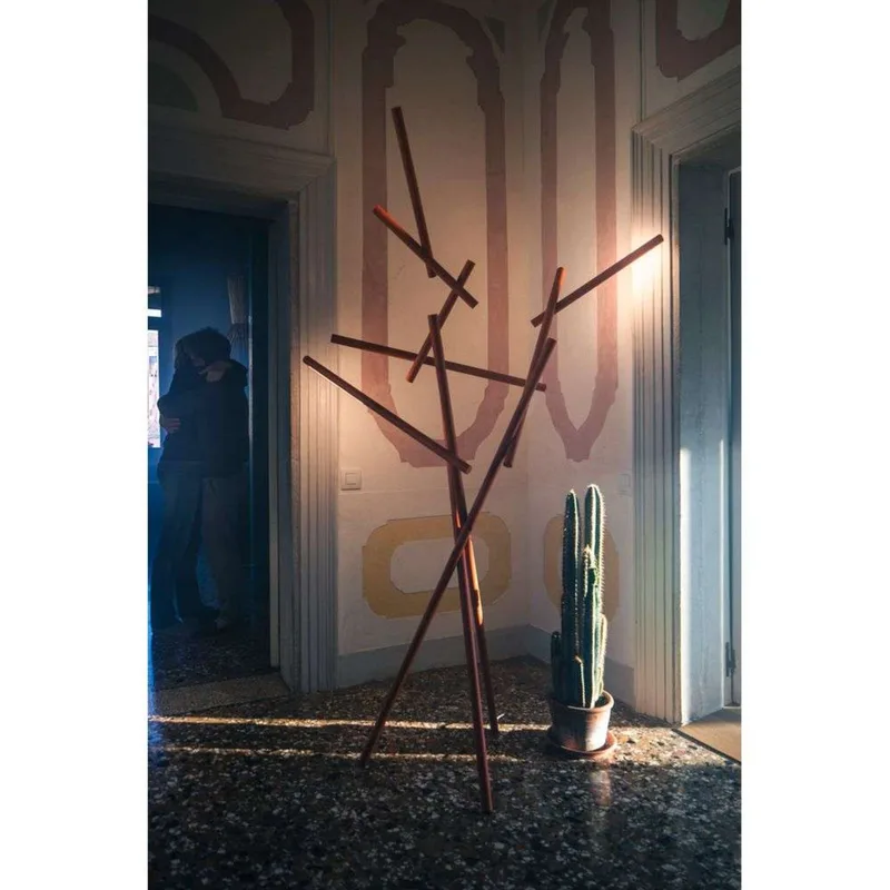 Tuareg VloerLamp Oranje - Foscarini - Woonkamer - Aluminium von Foscarini – Produktfoto