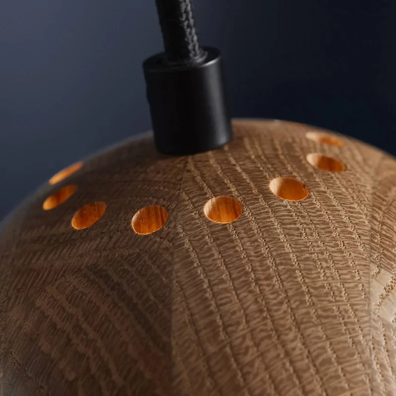 Hanglamp Ball, eikenhout, Ø 12 cm, hout van Frandsen in Eik – productfoto