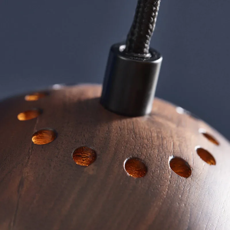 Hanglamp Ball, Ø 12 cm, hout van Frandsen in Walnoot – productfoto