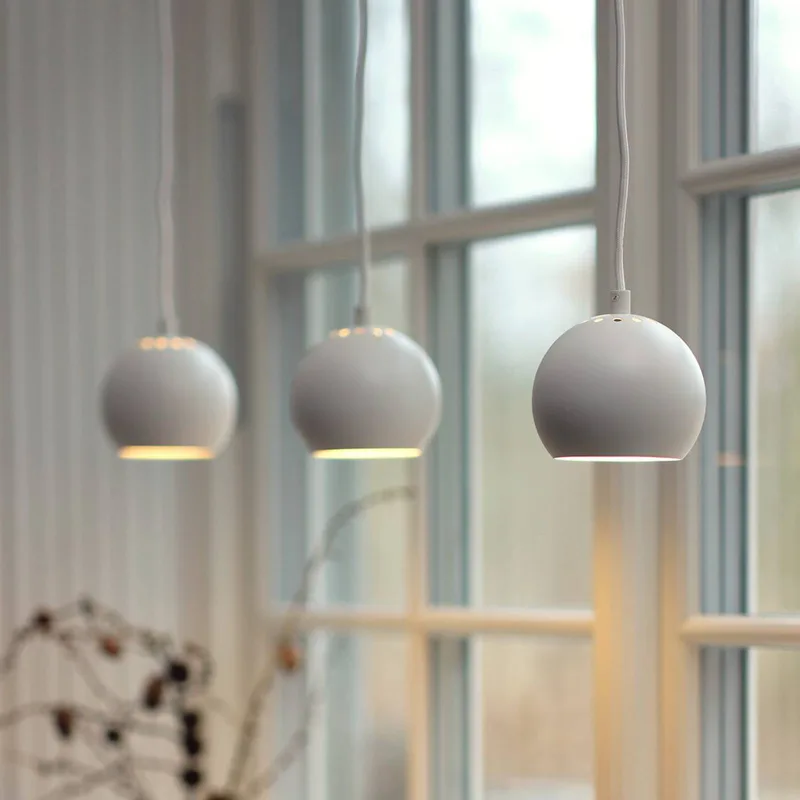 Hanglamp Ball, Ø 12 cm van Frandsen in Wit mat – productfoto
