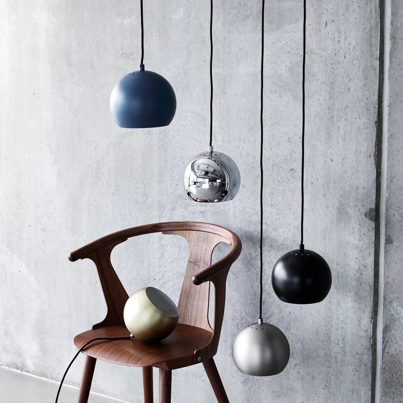 hanglamp Ball, satijn, Ø 18 cm van Frandsen in Nikkelkleurig – productfoto
