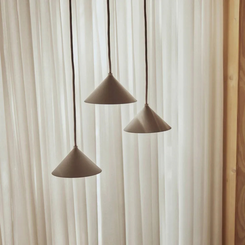 hanglamp Grasp, Ø 15 cm, stekker von Frandsen in Zandgrijs – Produktfoto