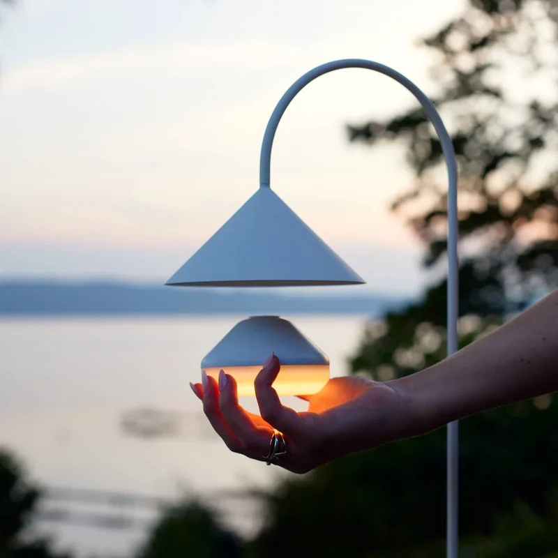 LED-acculamp One, wit, Ø 9 cm, acryl by Frandsen in Opaal – product photo
