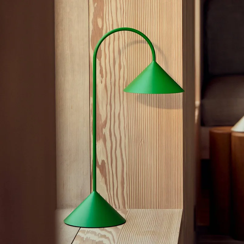 LED tafellamp op batterijen Grasp, hoogte 47 cm van Frandsen in Groen – productfoto