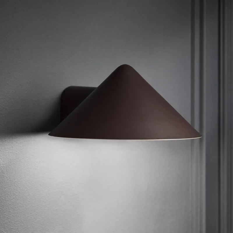 LED wandlamp op accu Grasp, rood, breedte 15 cm de Frandsen en Donkerrood – photo du produit