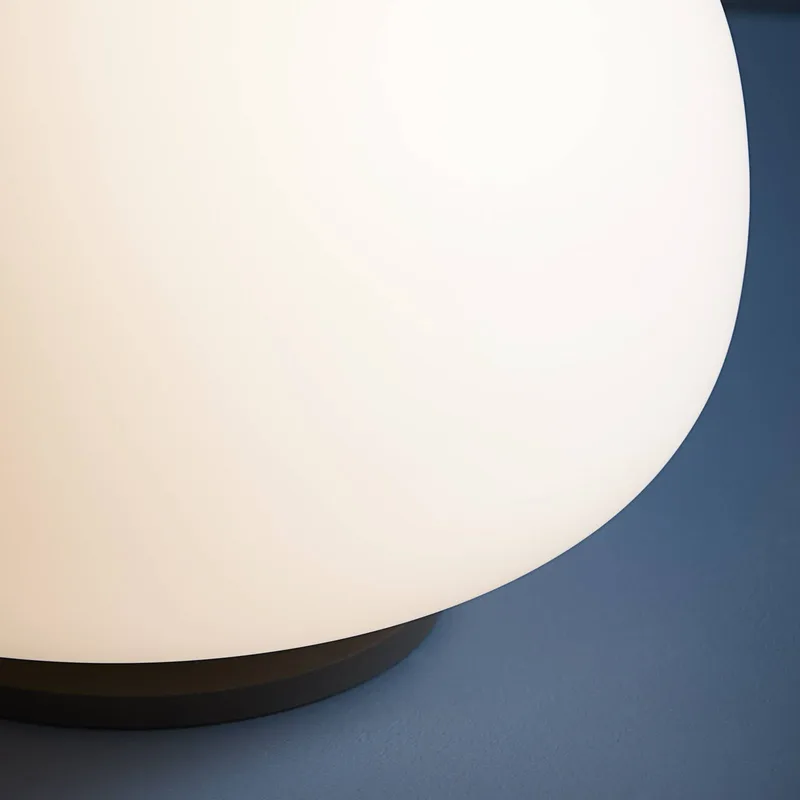 Tafellamp Supernate, Ø 38 cm by Frandsen in Wit opaal, zwart – product photo