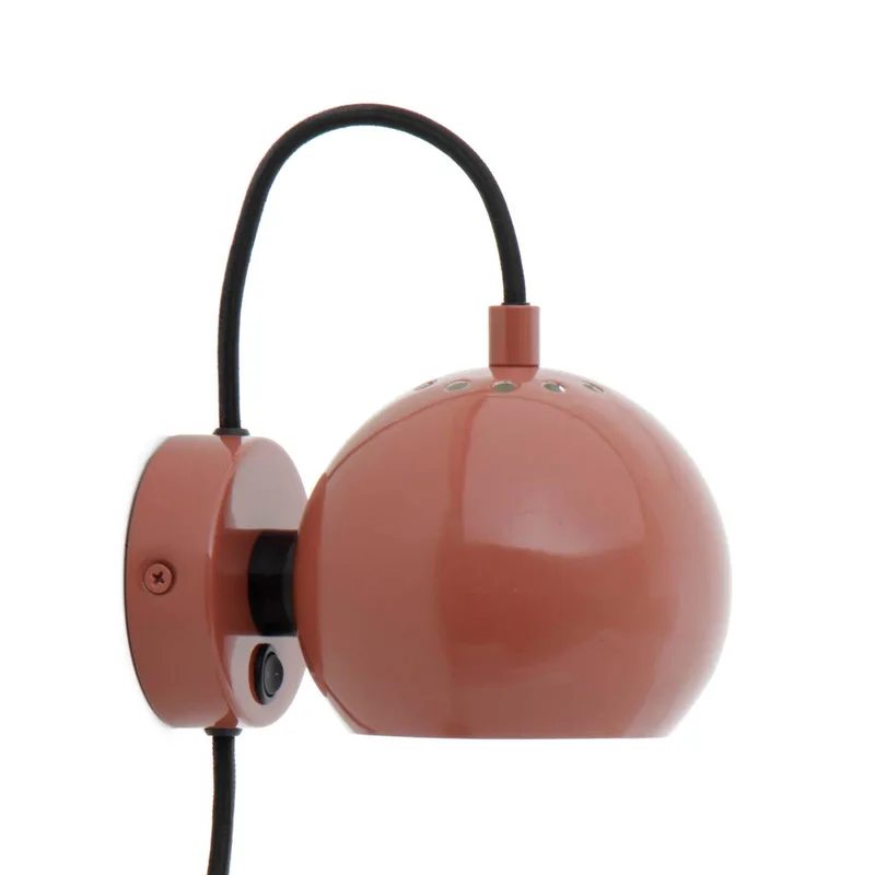 wandlamp Bal Magneet van Frandsen in Rood – productfoto