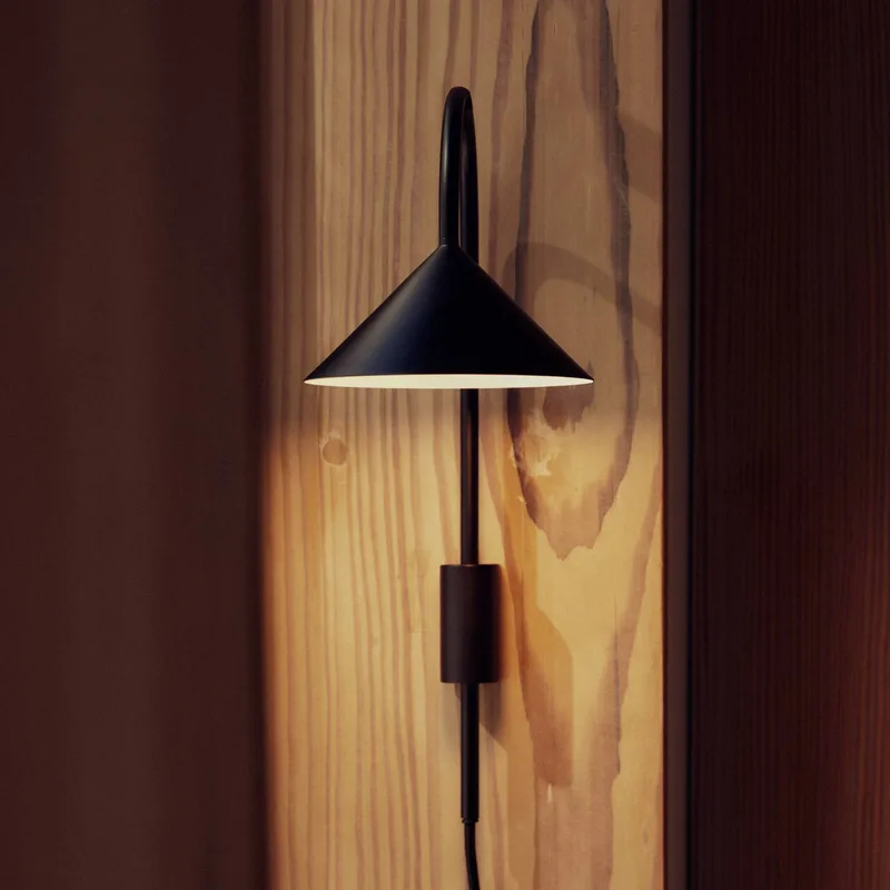wandlamp Grasp, matzwart, 40 cm, stekker by Frandsen in Zwart – product photo