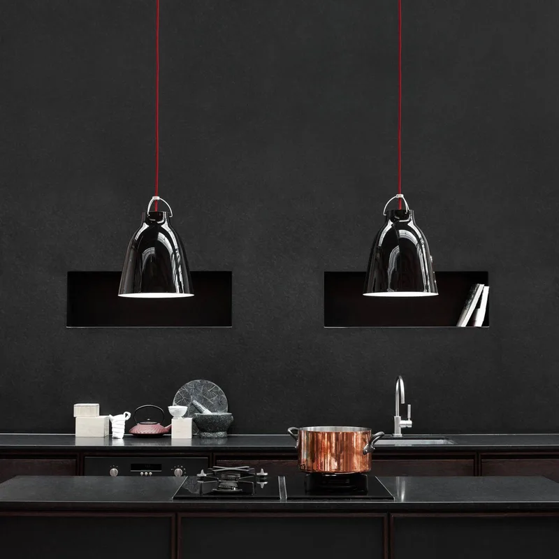 Caravaggio P2 glanzend zwart by Fritz Hansen in Black, Red – product photo 2 of 2