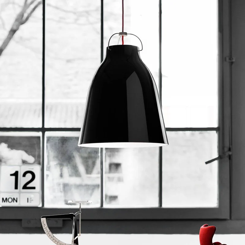 Caravaggio P3 glanzend zwart by Fritz Hansen in Black, Red – product photo 1 of 2