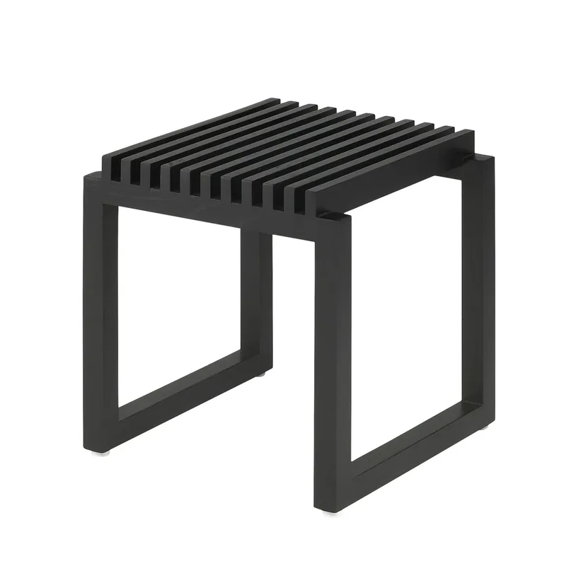 Cutter Hocker Eiche schwarz lackiert by Fritz Hansen – product photo