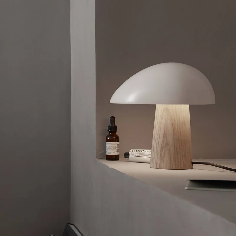 Night Owl tafellamp, rookwit/essen van Fritz Hansen in Rookwit, Essen – productfoto 4 van 5