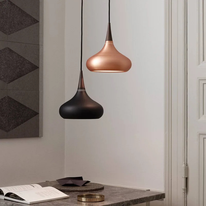 Orient P1 hanglamp zwart/roze Ø 22,5 by Fritz Hansen in Black, Rozenhout – product photo 2 of 4