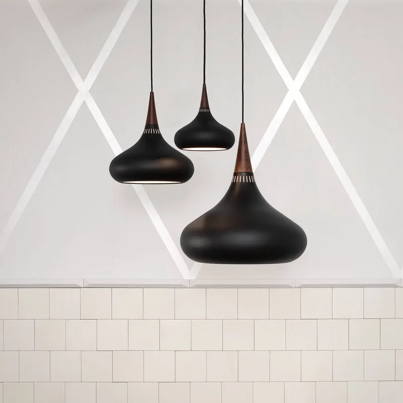 Orient P2 hanglamp zwart/roze Ø 34 cm by Fritz Hansen in Black, Rozenhout – product photo 4 of 4