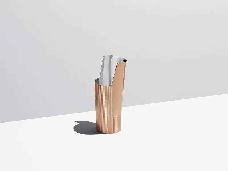 Karaf Patricia Urquiola 1 Liter Rvs Zilver/koper von Georg Jensen in Koper – Produktfoto
