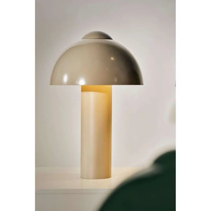 Buddy 23 Tafellamp Sand de Globen Lighting – photo du produit