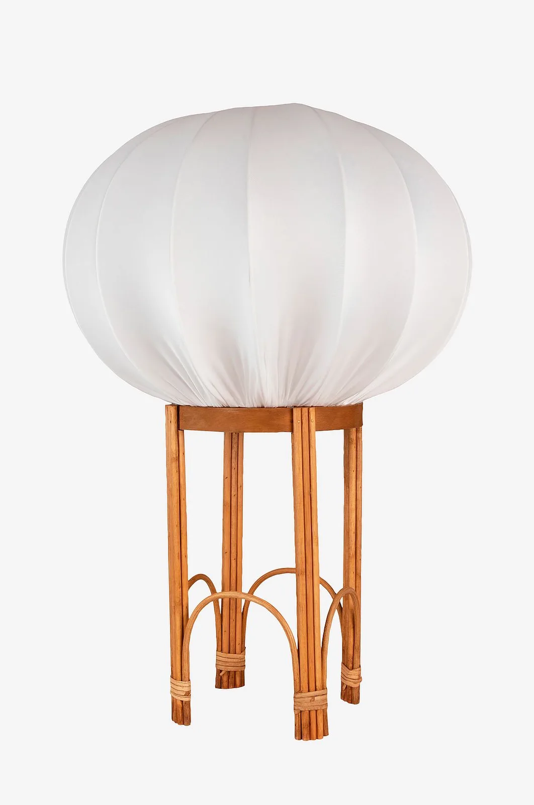 Golvlampa Fiji 45 - Golvlampor - Från Homeroom från Globen Lighting i Vit – produktbild