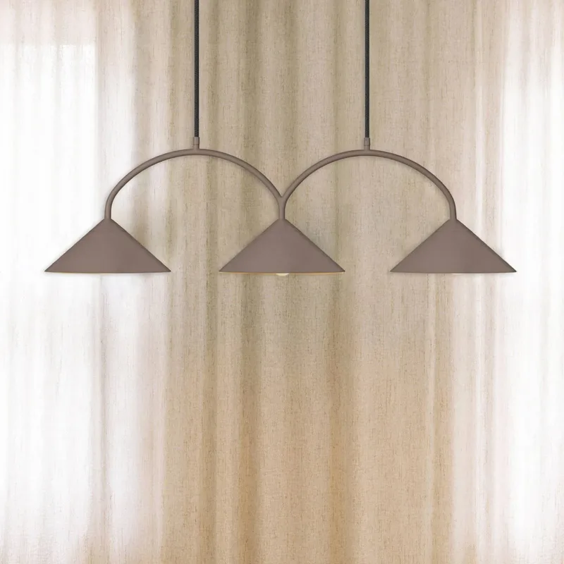 hanglamp CURVE, lengte 95 cm, 3-lamps. från Globen Lighting i Brun – produktbild