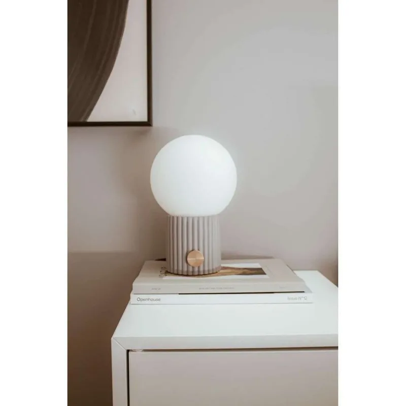 Hubble 15 Taffellamp Grey fra Globen Lighting – produktbillede