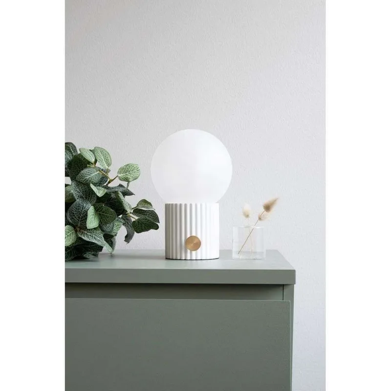 Hubble 15 Taffellamp White fra Globen Lighting – produktbillede
