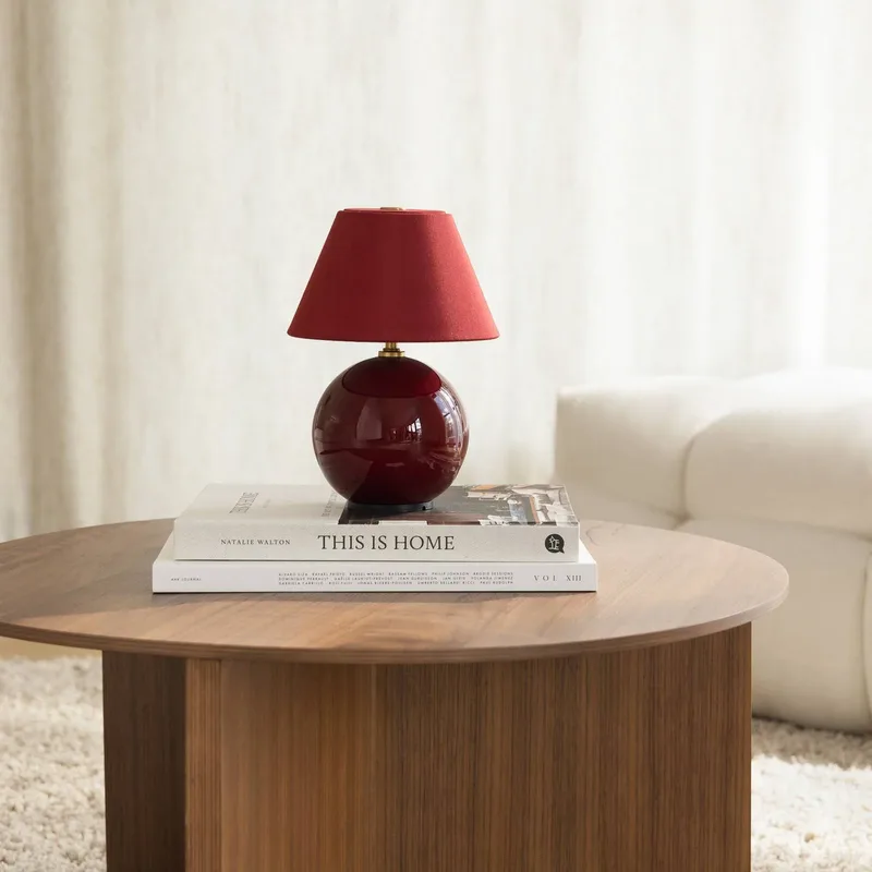 IRIS accu-tafellamp, hoogte 23 cm, G4 från Globen Lighting i Röd – produktbild