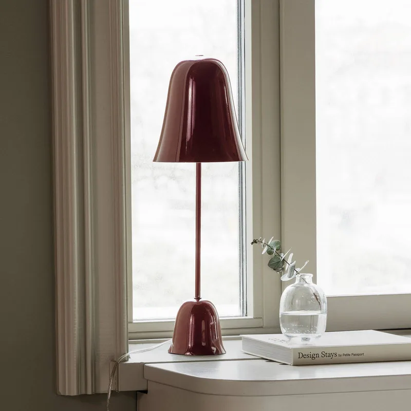 tafellamp Blåklockan, hoogte 56 cm by Globen Lighting in Wijnrood – product photo 2 of 3