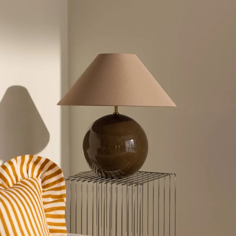tafellamp IRIS, bruin, hoogte 45 cm by Globen Lighting in Mocha – product photo