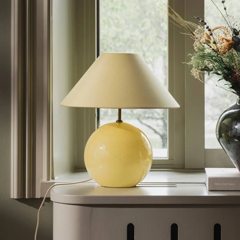 tafellamp IRIS, geel/geel, hoogte 39 cm von Globen Lighting in Gelb – Produktfoto 2 von 5