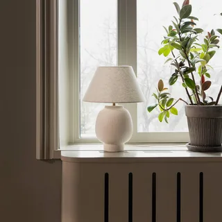 tafellamp Lorenzo, hoogte 46 cm, keramiek från Globen Lighting i Beige – produktbild 2 av 3