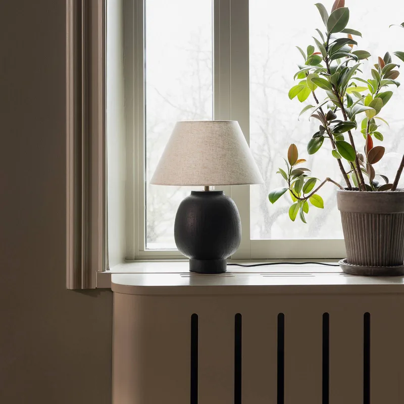 tafellamp Lorenzo, hoogte 46 cm, keramiek från Globen Lighting i Svart – produktbild 2 av 3