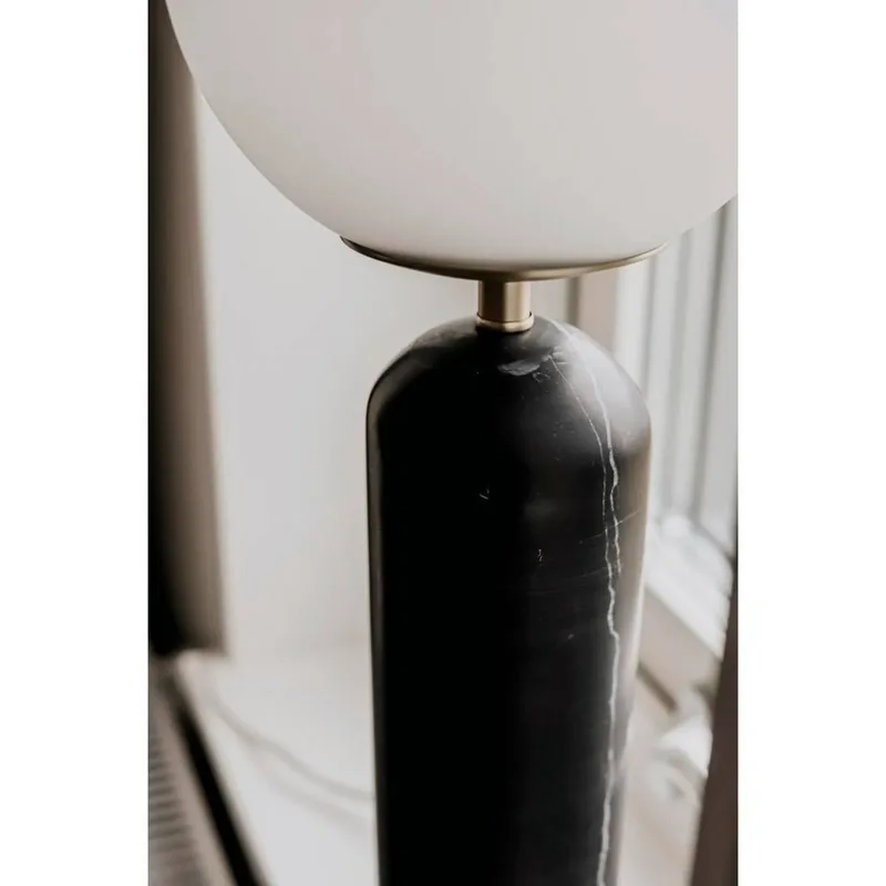tafellamp Torrano, zwart, hoogte 53 cm från Globen Lighting i Svart, Vit, Geborsteld messing – produktbild