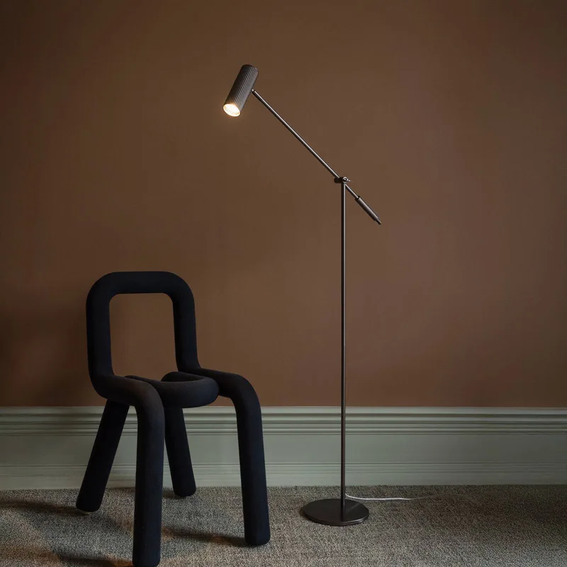 vloerlamp Hubble READ, metaal de Globen Lighting en Bronze – photo du produit