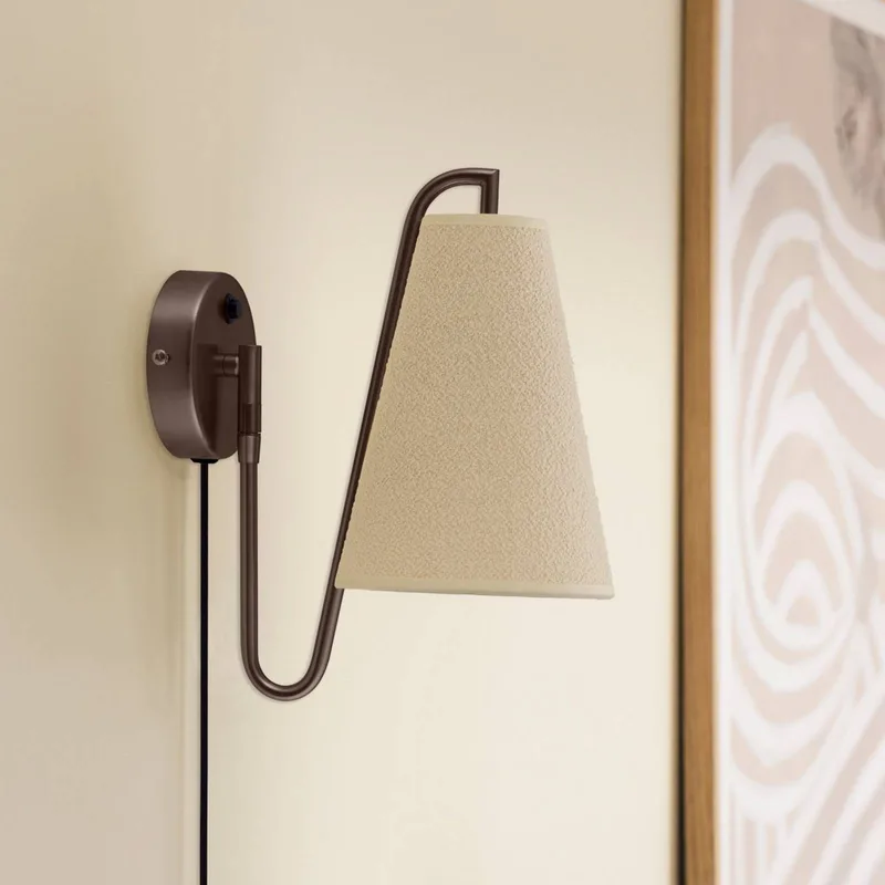 wandlamp Lou, brons/wit, Ø 14 cm, stekker by Globen Lighting in White, Bronze – product photo
