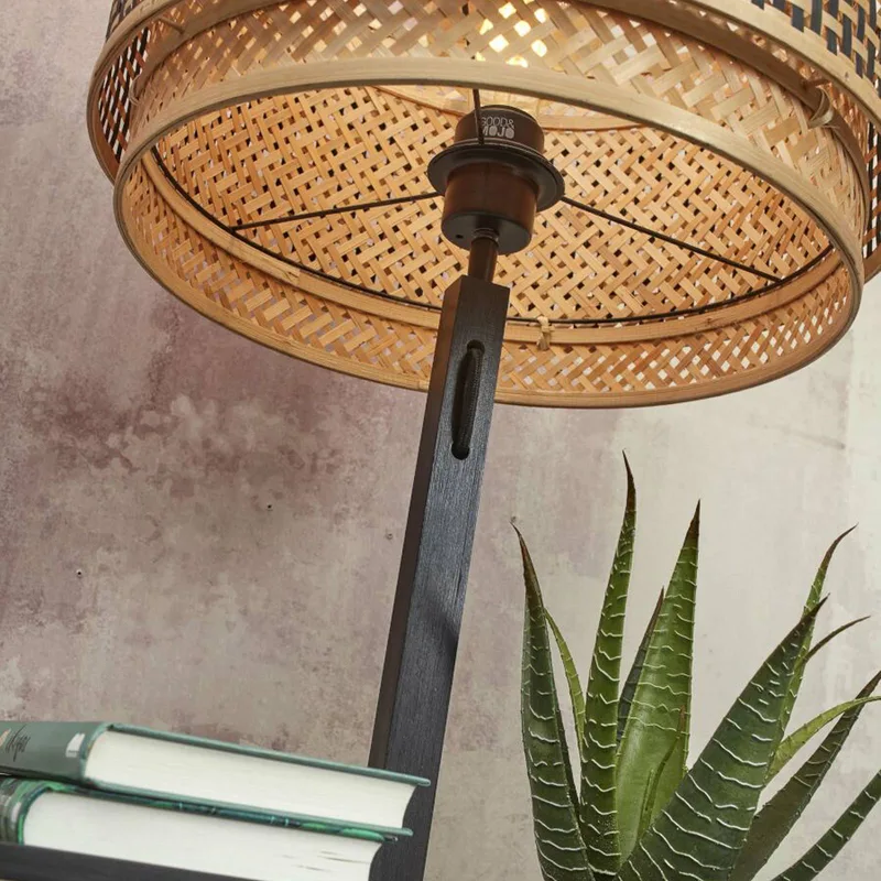 Bhutan vloerlamp met legplank, zwart by GOOD&MOJO in Black, Natural – product photo 5 of 5