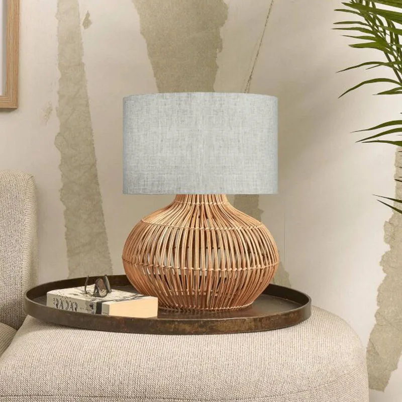 Kalahari tafellamp 32 cm, licht linnen fra GOOD&MOJO i Licht hout, Licht linnen – produktbillede 1 af 4