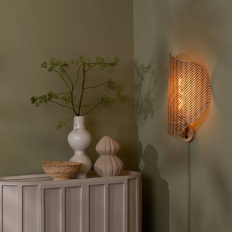 wandlamp Kinabalu, bruin, 50 cm, bamboe stekker fra GOOD&MOJO i Natuurlijk bamboe, Brun – produktbillede 3 af 5