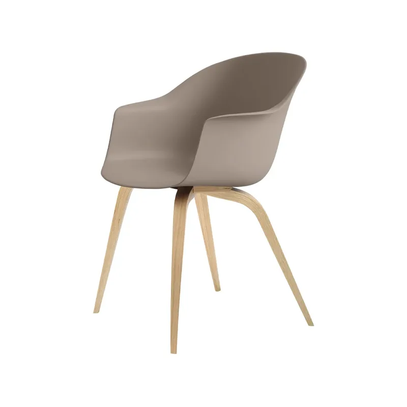 Bat Stuhl New beige, Eichengestell matt lackiert by GUBI – product photo