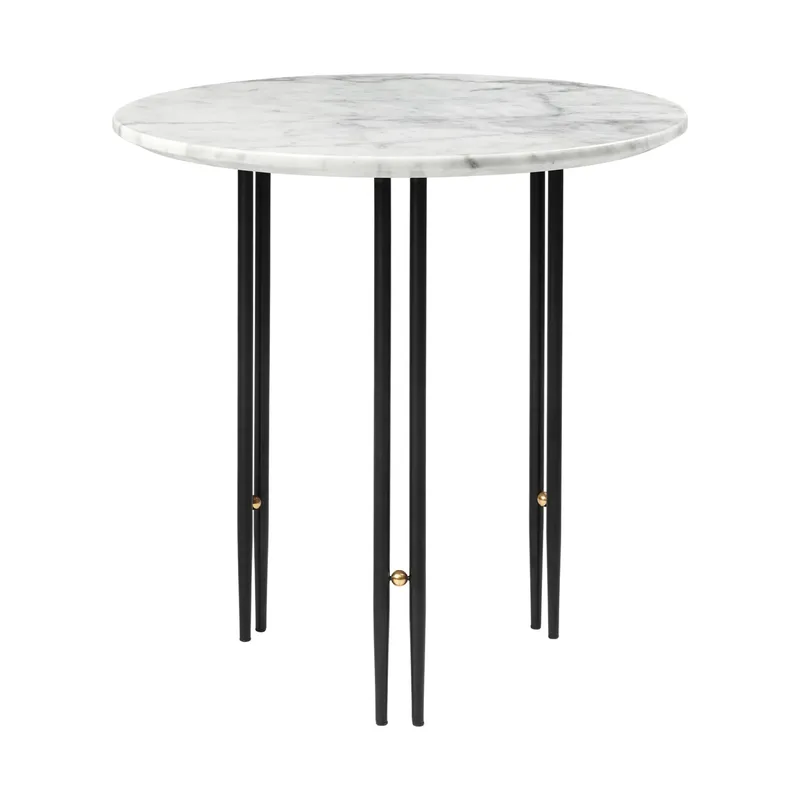 IOI Couchtisch Ø50cm Schwarz-Messing-weißer Marmor fra GUBI – produktbillede