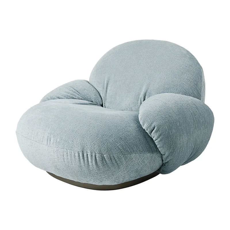 Pacha Loungesessel mit Armlehne Mumble 10-pearl gold van GUBI – productfoto