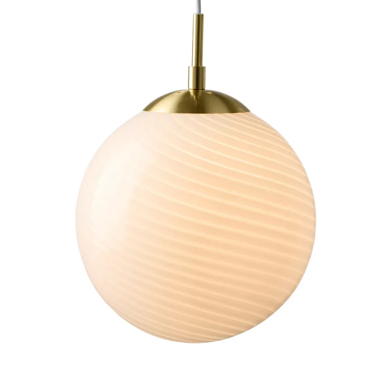 CANDY BALL hanglamp, opaal/oud messing Ø 25 cm från Halo Design – produktbild