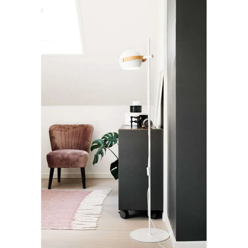 D.C Vloerlamp Ø18 Black/Oak de Halo Design – photo du produit