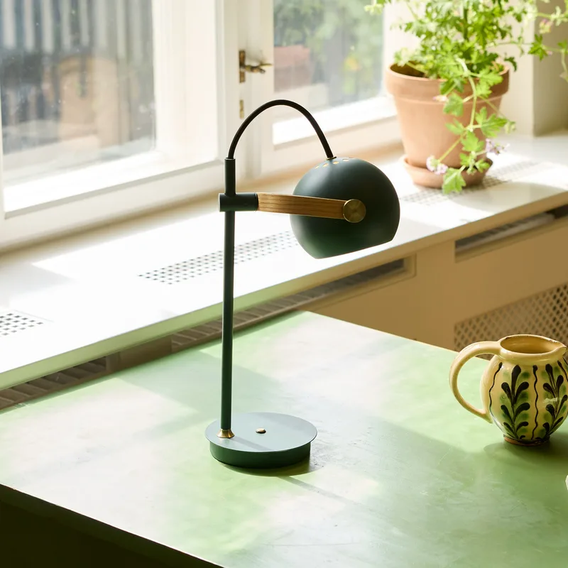 DC PORTABLE LED-acculamp, donkergroen, metaal by Halo Design – product photo