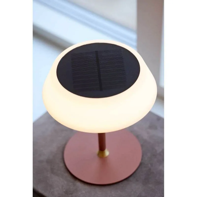 Draagbare tafellamp op zonne-energie, terracotta de Halo Design – photo du produit