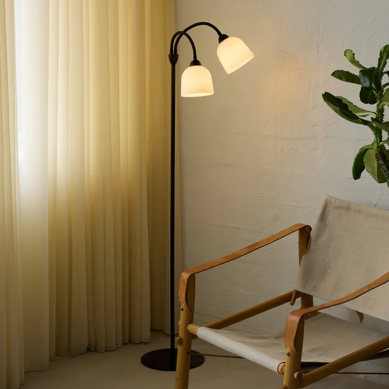 GLOW vloerlamp, zwart, hoogte 130 cm, 2-lamps by Halo Design – product photo